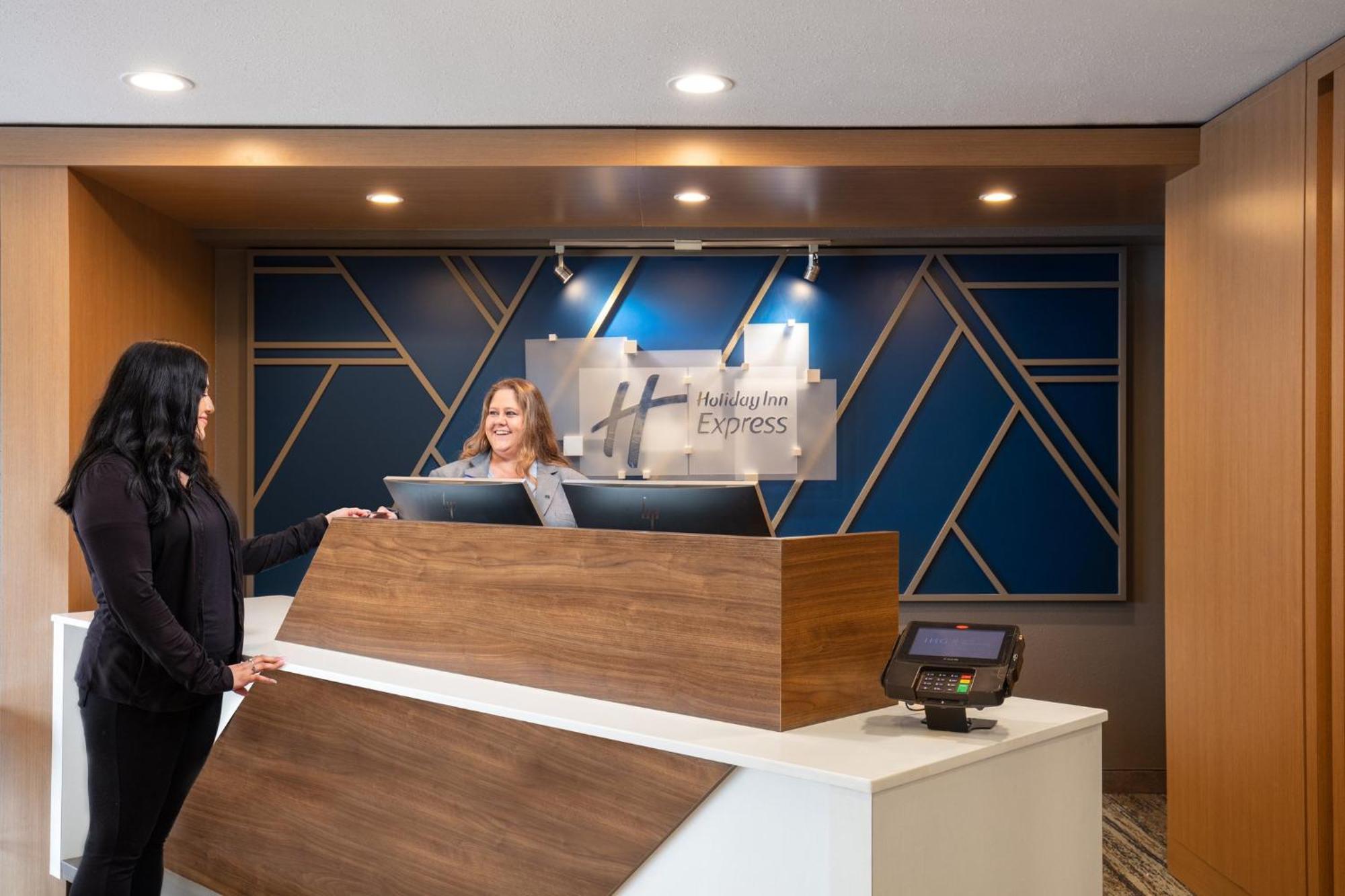 Holiday Inn Express Bothell By Ihg Экстерьер фото