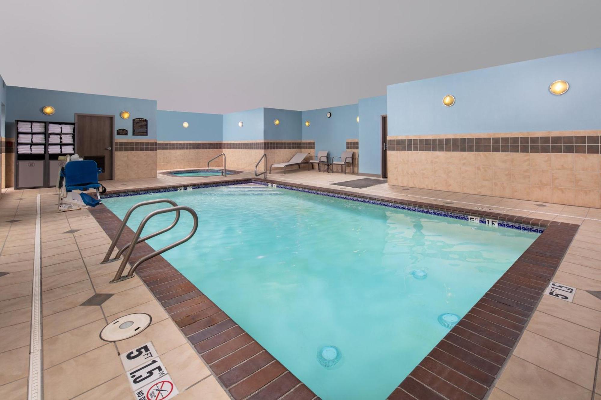 Holiday Inn Express Bothell By Ihg Экстерьер фото